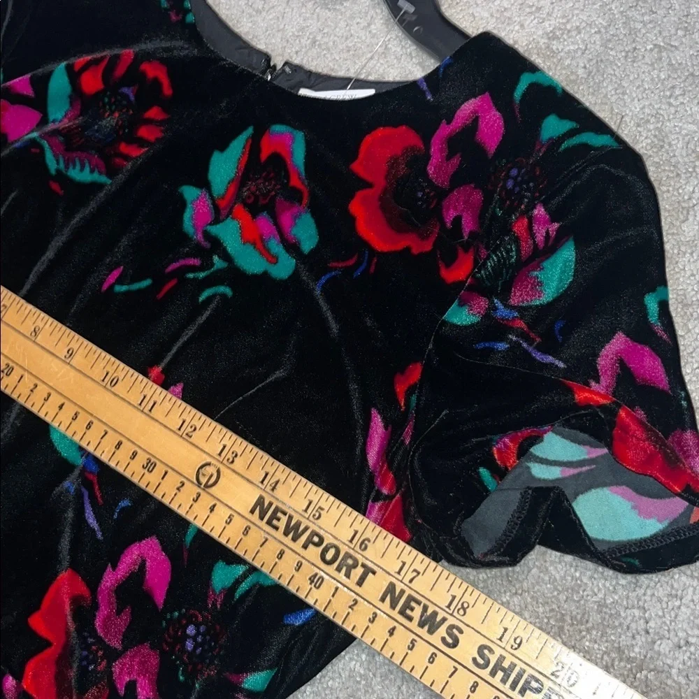J. Crew Black Velvet Velour Short Sleeve Floral Flutter Dress Size 6 NWT